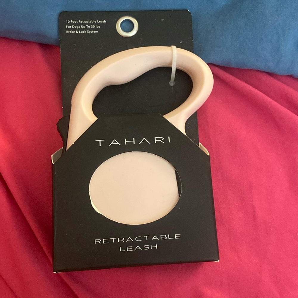 Retractable dog leash
